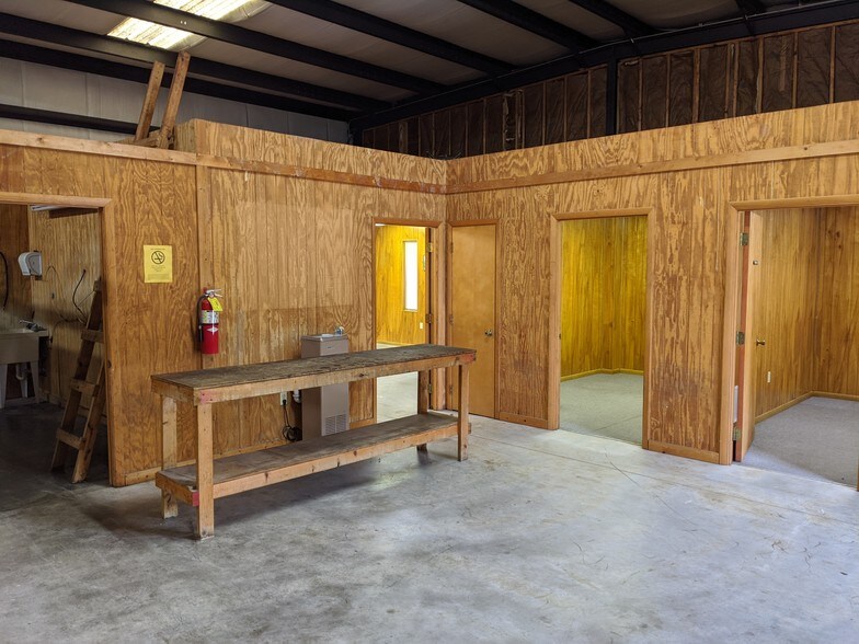 More Photos Of 354 Enterprise Dr, Valdosta Flex For Sale