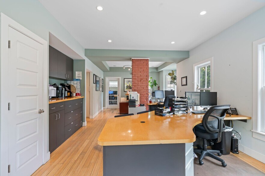 More Photos Of 67 Fort Salonga Rd W, Northport Loft Creative Space For Sale