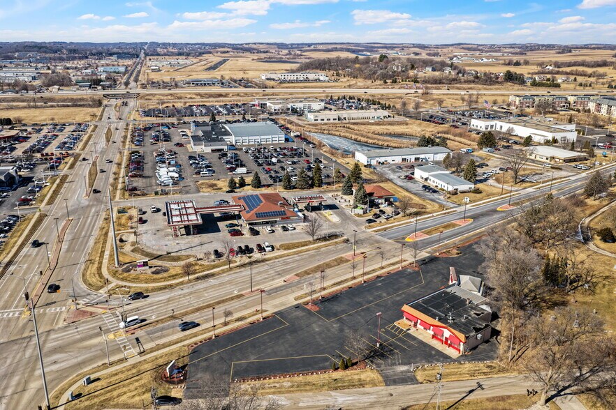 More Photos Of 3415 Parmenter St, Middleton Auto Dealership For Sale