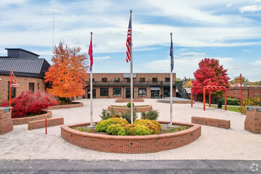 More Photos Of 2200-2300 Sutherland Ave, Knoxville Office For Lease