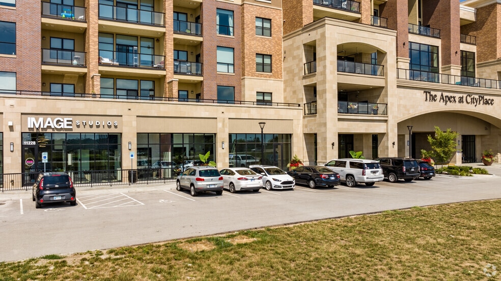 More Photos Of 10401 College Blvd, Overland Park Apartments For Lease