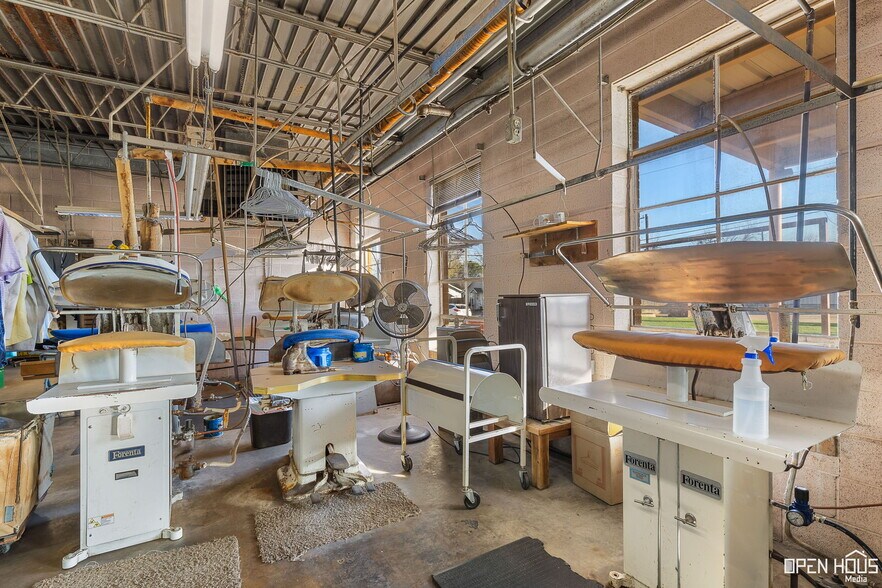 More Photos Of 1915 Kemp Blvd, Wichita Falls Office For Sale