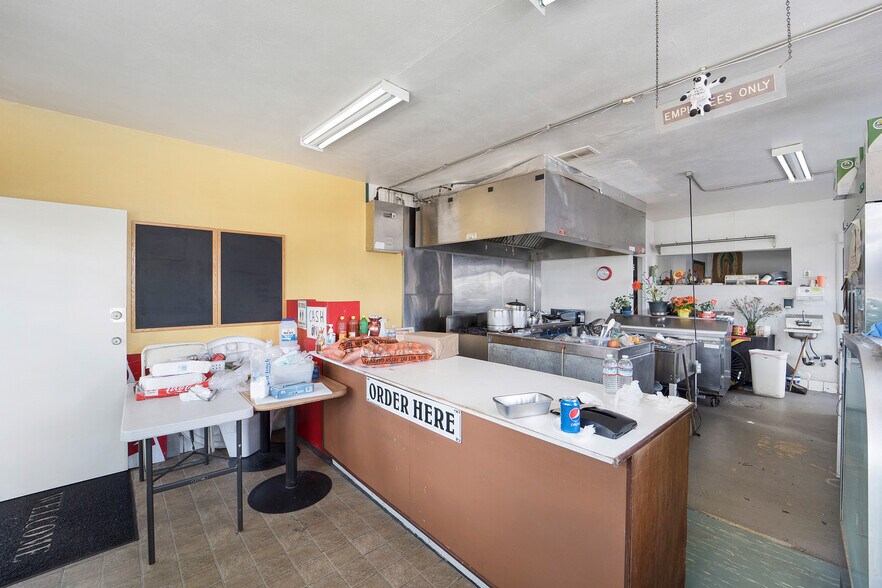 More Photos Of 902 E 18th St, National City Freestanding For Sale