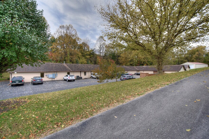 More Photos Of 2514 Old Lewis Rd, Johnson City Warehouse For Lease