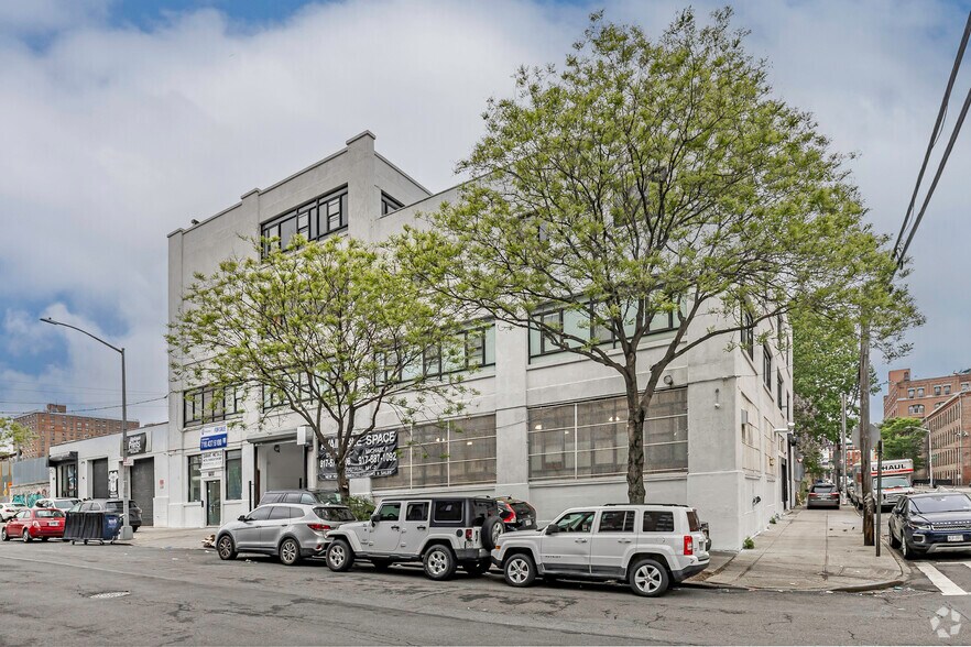More Photos Of 753-755 E 134th St, Bronx Warehouse For Lease