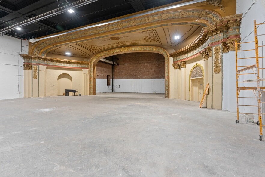 More Photos Of 323 Wall St, Kingston Theater Concert Hall For Lease