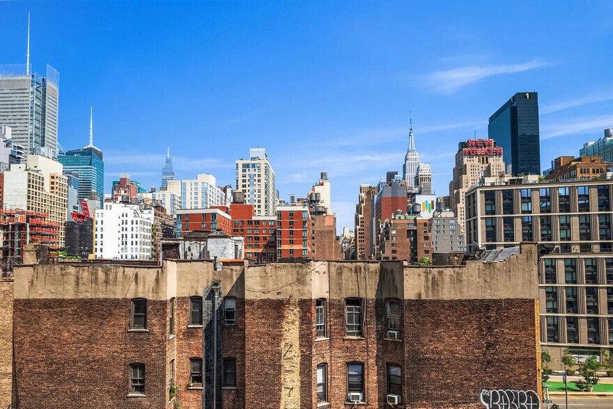 More Photos Of 445 W 36th St, New York Apartments For Sale