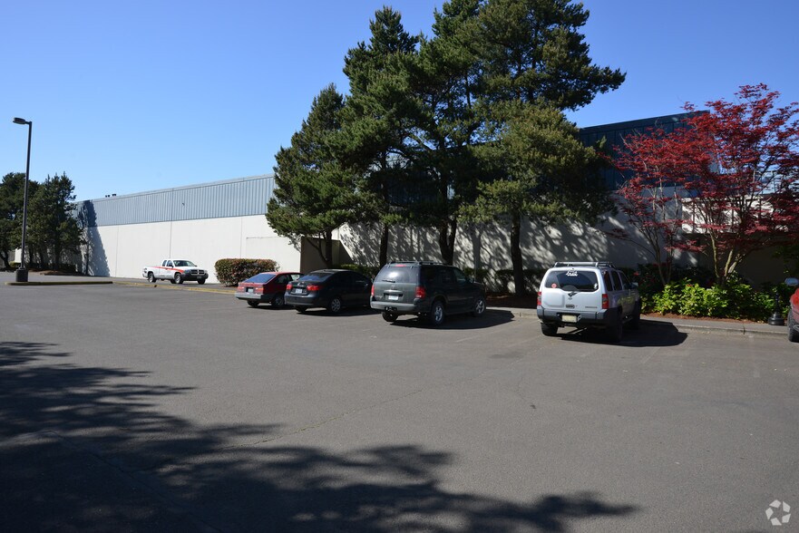 More Photos Of 4711 N Basin Ave, Portland Warehouse For Lease