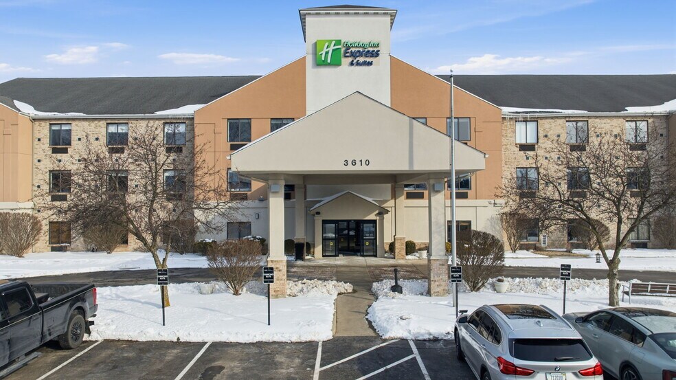 More Photos Of 3610 S Nappanee St, Elkhart Hotel For Sale