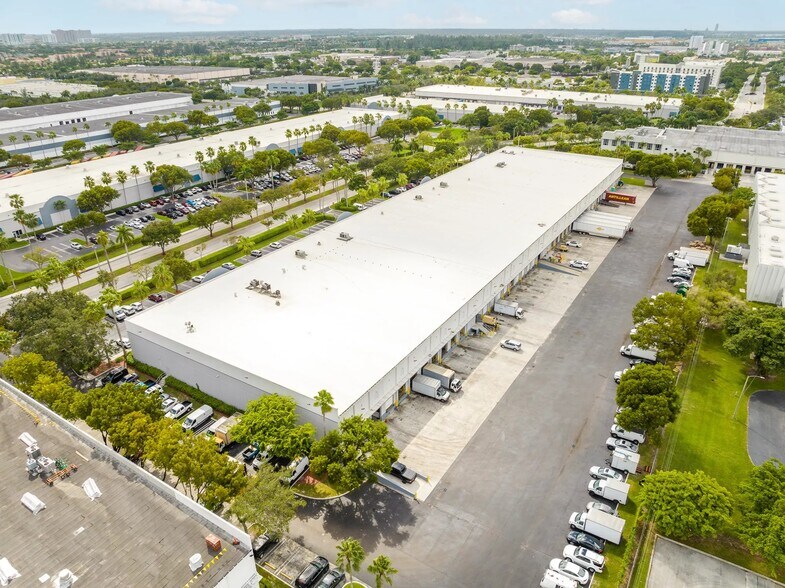 More Photos Of 10000 NW 17th St, Miami Warehouse For Lease