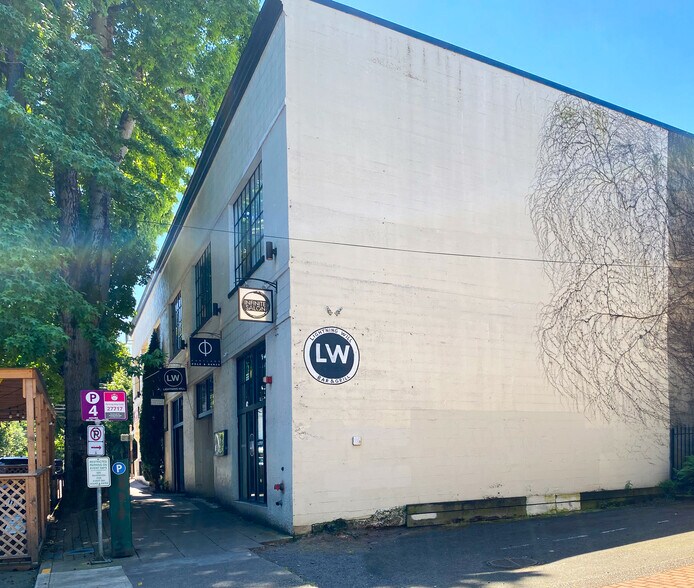 More Photos Of 305 NW 21st Ave, Portland Storefront Retail Office For Lease