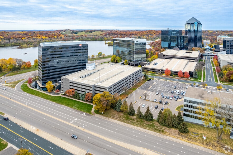 More Photos Of 8000 Norman Center Dr, Bloomington Office For Lease