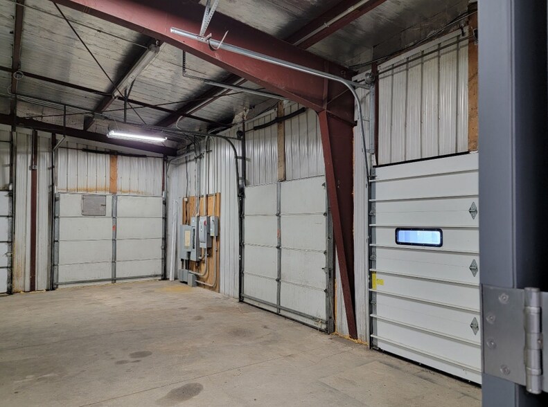 More Photos Of 2486-2498 State Route 12B, Hamilton Warehouse For Lease