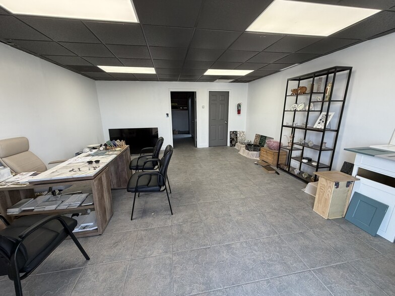 More Photos Of 2601 Lexington St, Kenner Warehouse For Sale