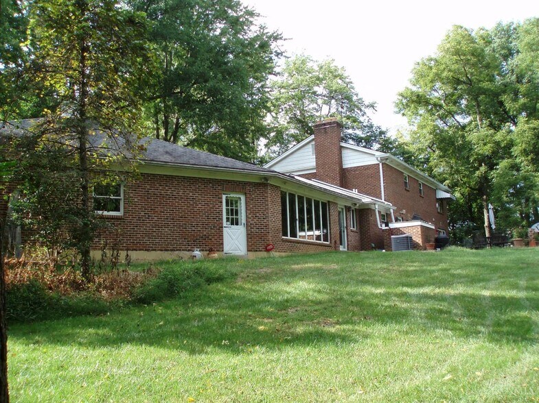 More Photos Of 1140 Weber Rd, Loveland Showroom For Sale