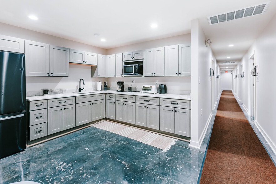 More Photos Of 4900 Highway 98 E, Comer Warehouse For Sale