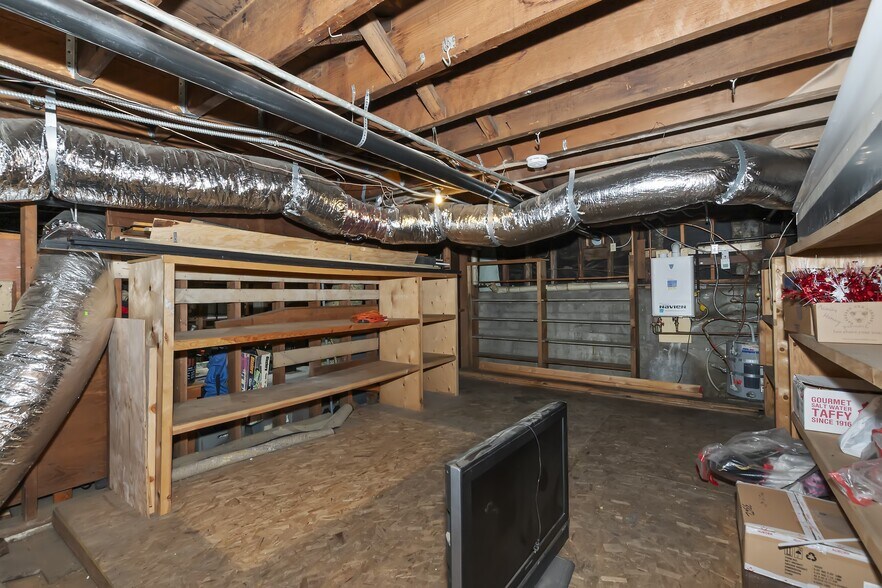 More Photos Of 40728 Village Dr, Big Bear Lake Storefront For Sale