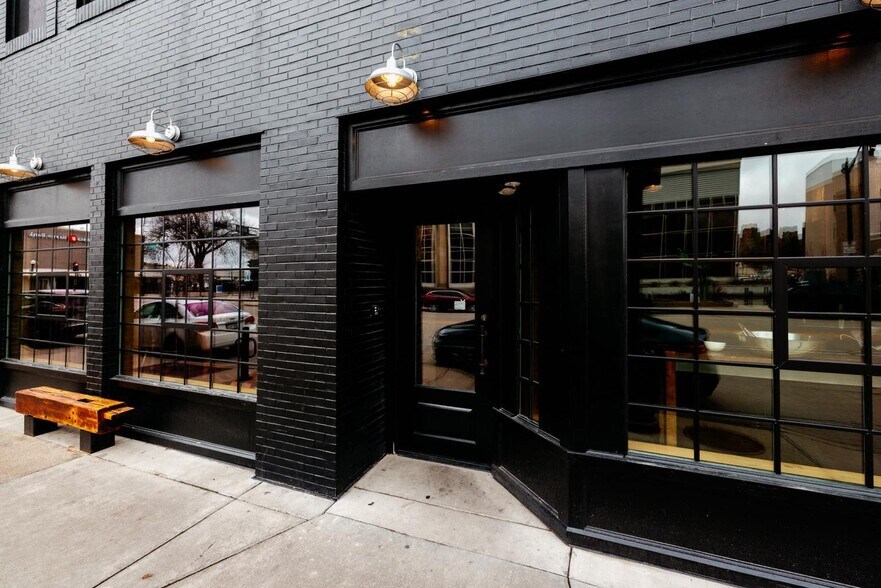 More Photos Of 443 E Grand Ave, Beloit Storefront Retail Office For Lease