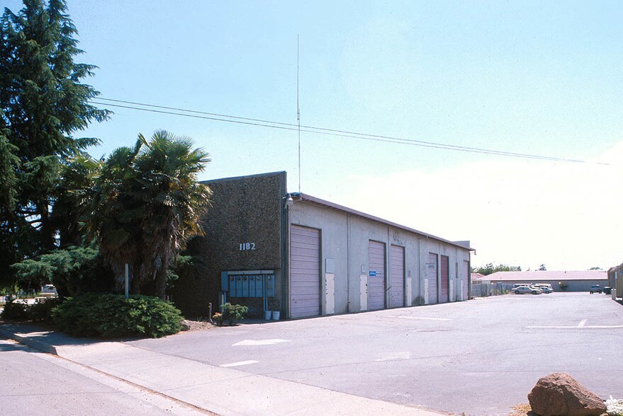 More Photos Of 1182-1200 Market St, Yuba City Warehouse For Lease