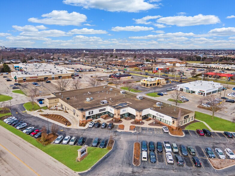 More Photos Of 107 Mall Dr, Normal Freestanding For Lease