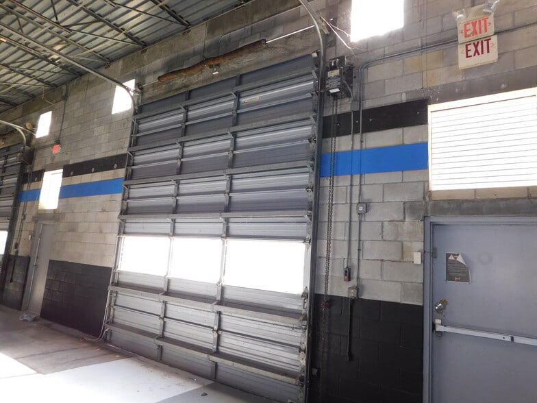 More Photos Of 5145 Commercial Dr, Melbourne Warehouse For Lease