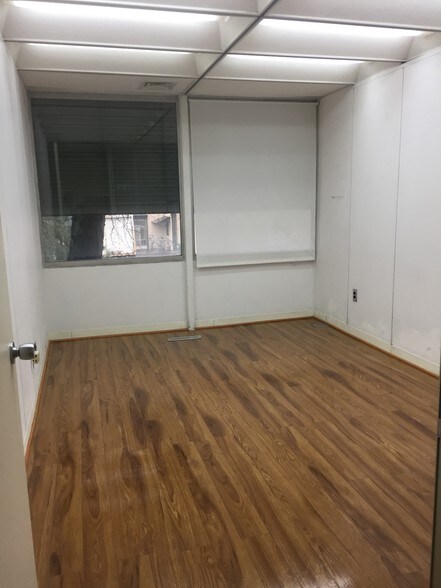 More Photos Of 429 Livernois St, Ferndale Office For Lease