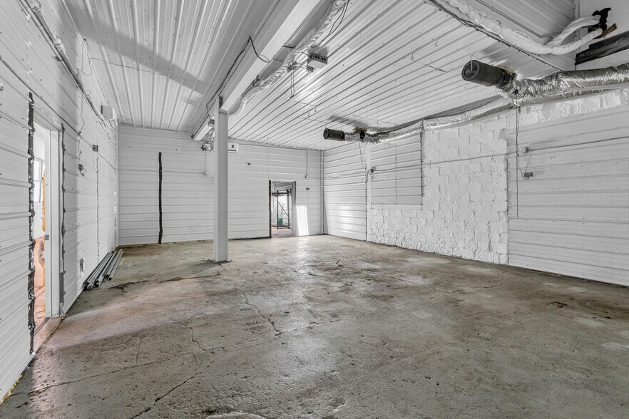 More Photos Of 2419 E Michigan Ave, Jackson Warehouse For Sale