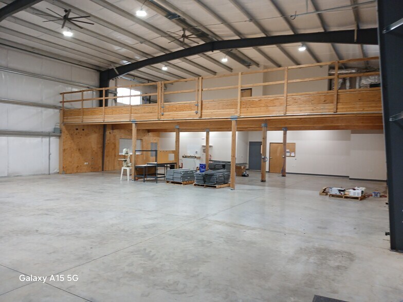 More Photos Of 2490 Ferry St SW, Albany Light Manufacturing For Lease