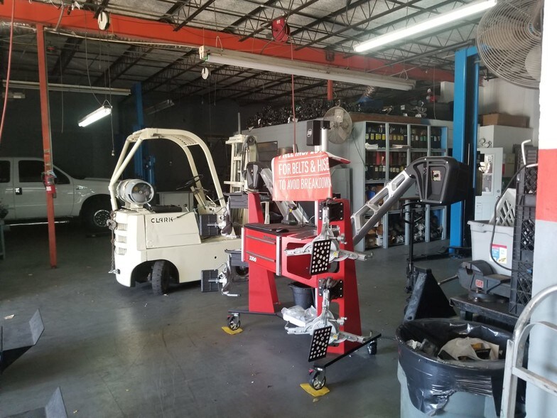 More Photos Of 1901 N Dixie Hwy, Pompano Beach Service For Sale