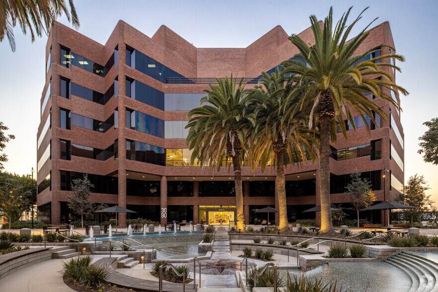 More Photos Of 3070 Bristol St, Costa Mesa Unknown For Lease