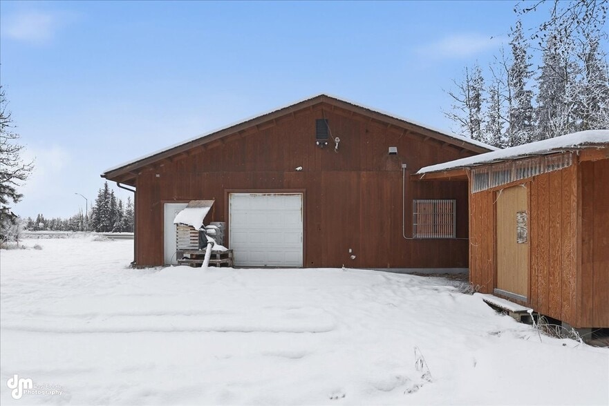 More Photos Of 32630 June Dr, Sterling Storefront For Sale