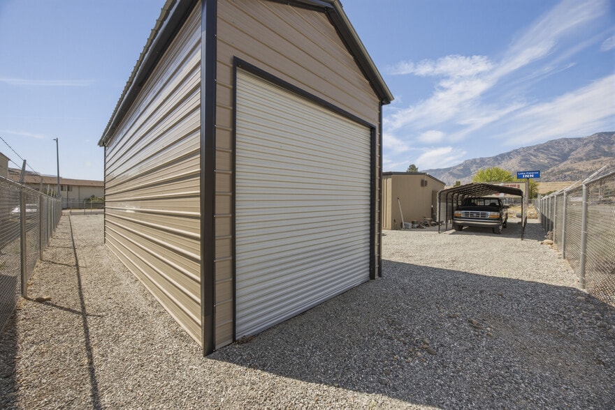 More Photos Of 102 E Lakeshore Dr, Pateros Auto Repair For Sale