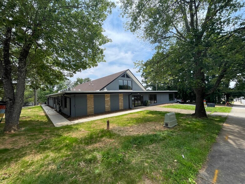 More Photos Of 125 E Chestnut St, Asheville Specialty For Lease