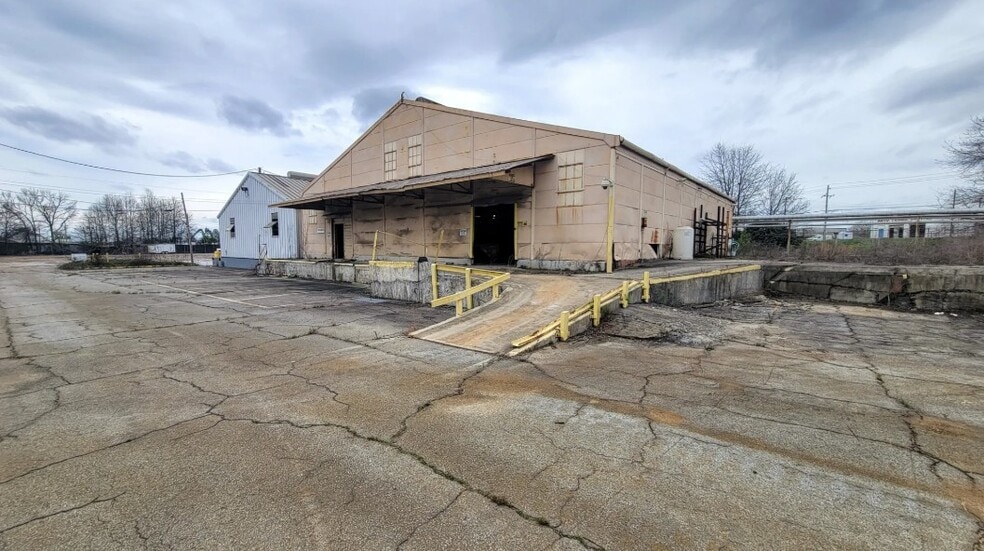 More Photos Of 1427 Central Ave, East Point Warehouse For Sale