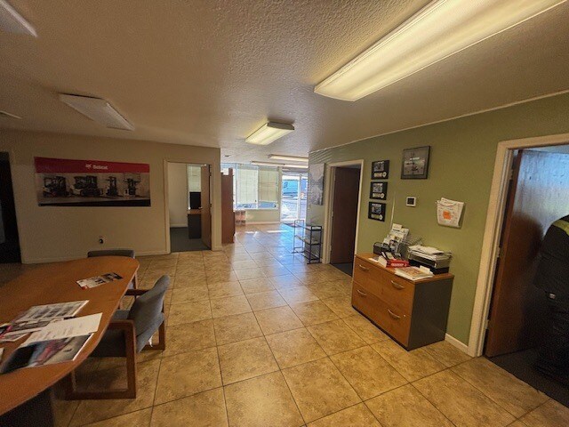 More Photos Of 1813 Moffat Blvd, Manteca Warehouse For Lease