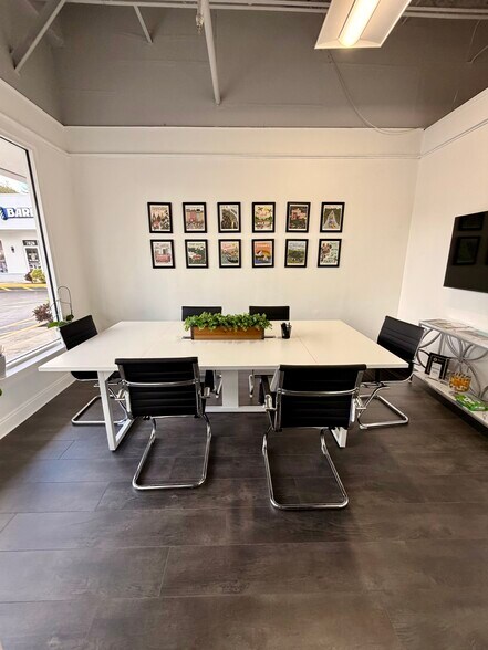 More Photos Of 7000 Charleston Shores Blvd, Lake Worth Freestanding For Lease