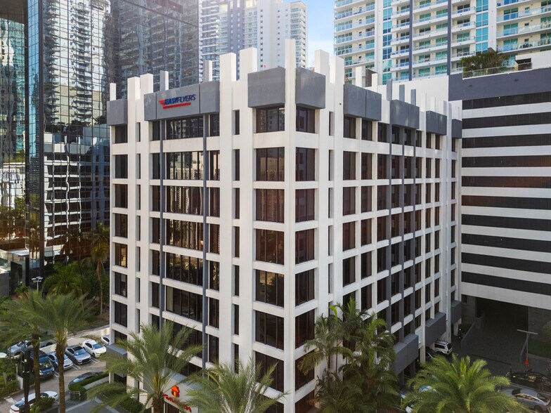 More Photos Of 1110 Brickell Ave, Miami Office For Lease