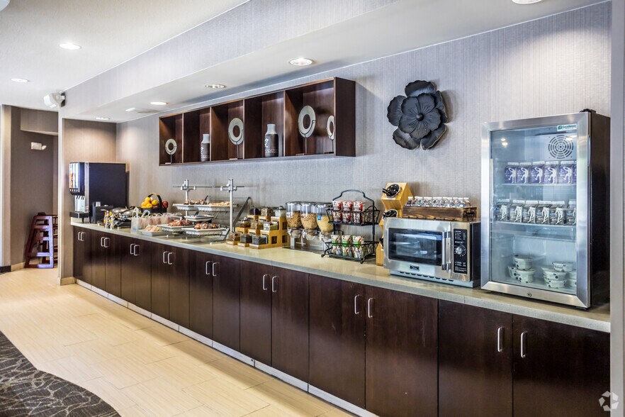 More Photos Of 2800 New Brunswick Rd, Memphis Hotel For Sale