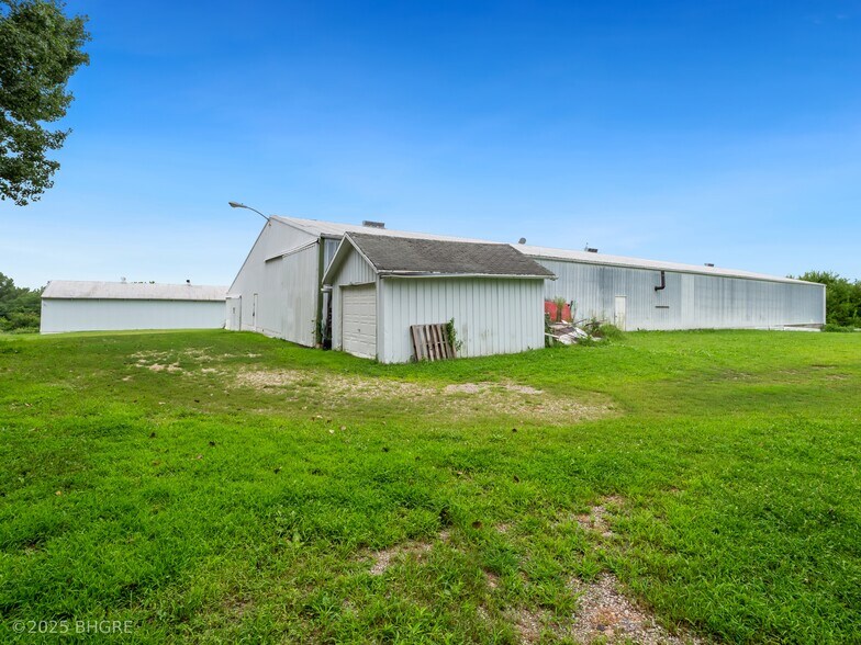 More Photos Of 1247 Illinois Dr, Knoxville Sports And Entertainment For Sale