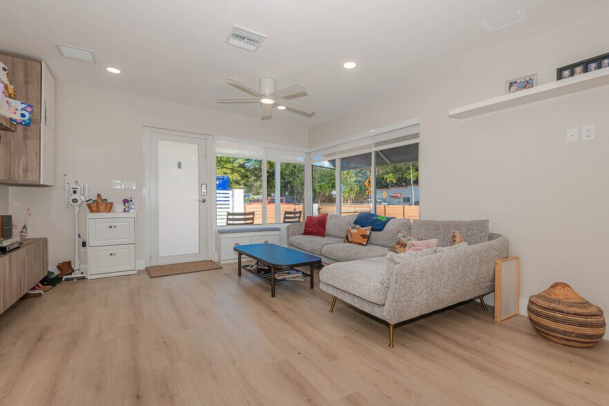 More Photos Of 302 SW 2nd Ave, Dania Beach Multifamily For Sale