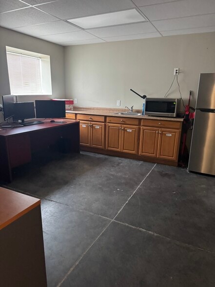 More Photos Of 4555 South St, Titusville Warehouse For Lease