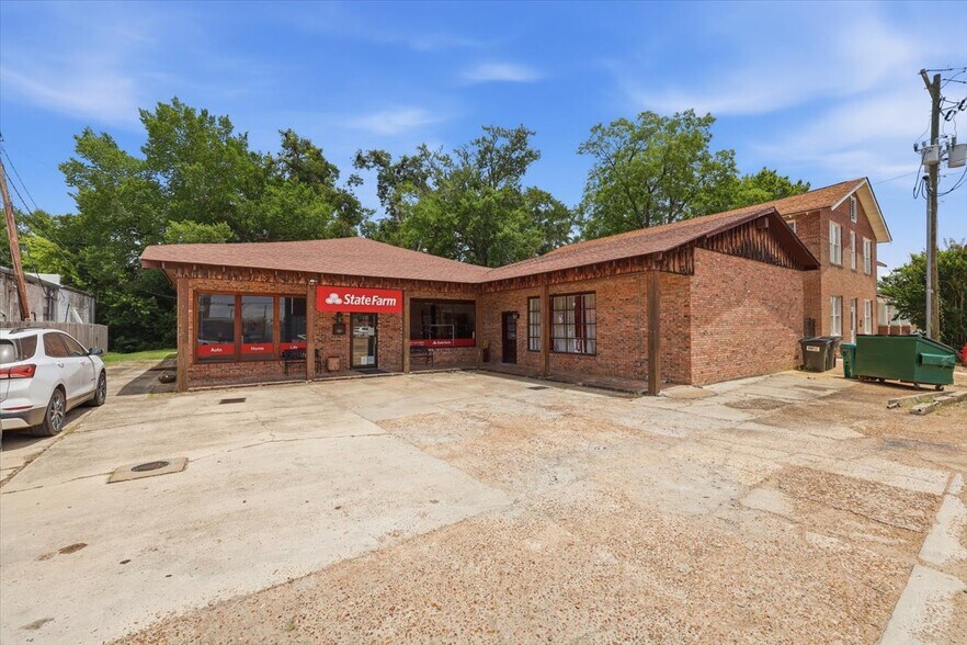 Primary Photo Of 148 W Green St, Hazlehurst Office For Sale