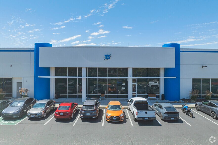 More Photos Of 39611 Eureka Dr, Newark Unknown For Lease