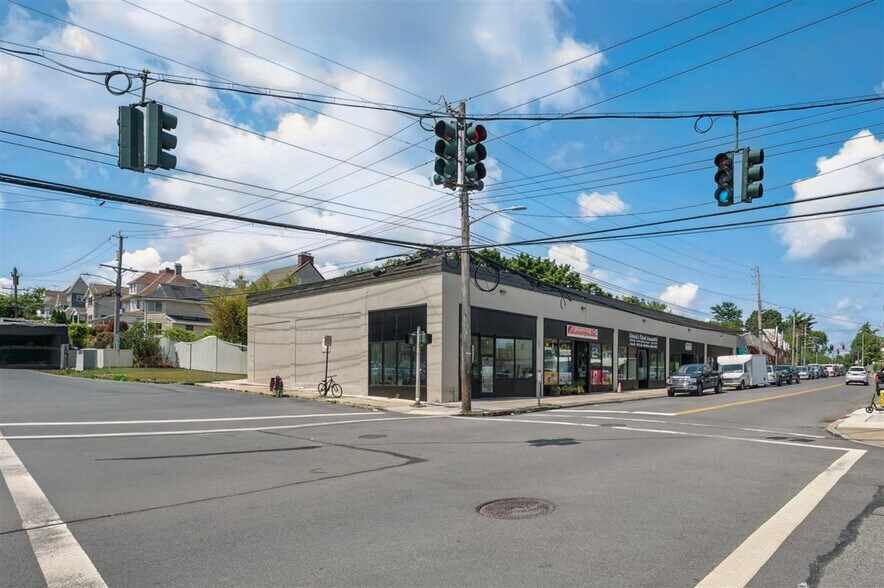 More Photos Of 320 Webster Ave, New Rochelle Storefront For Sale