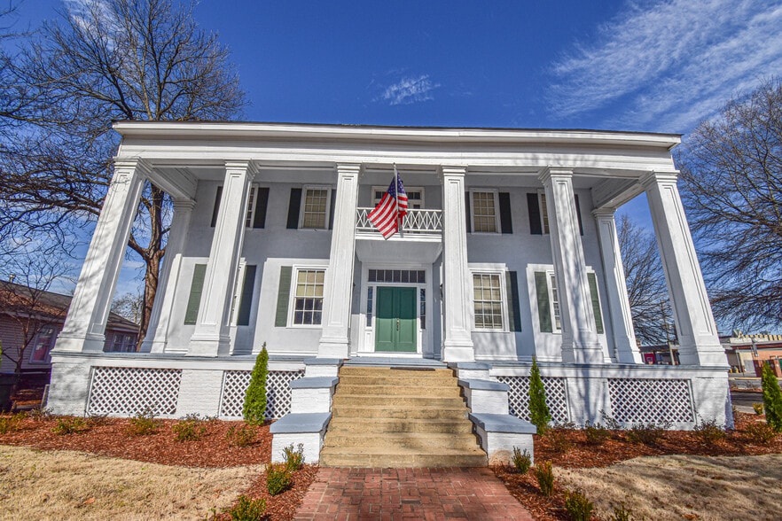 More Photos Of 2606 8th St, Tuscaloosa Office Residential For Sale