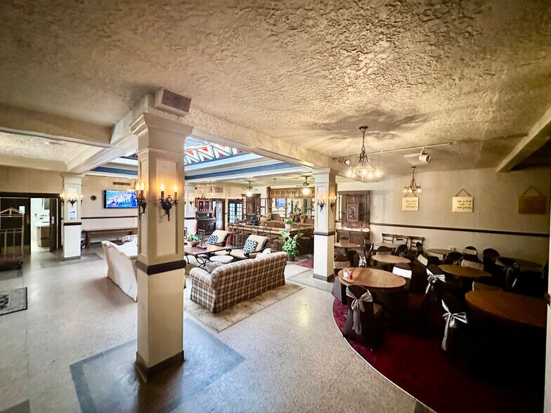 More Photos Of 925 1st Ave, Monte Vista Hotel For Sale