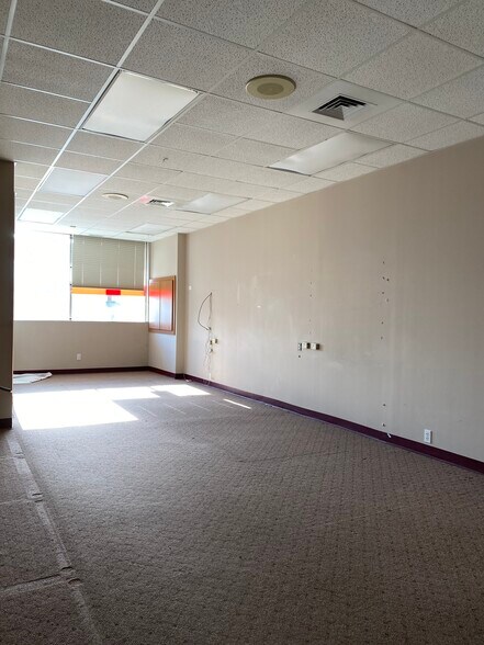 More Photos Of 1371 Deer Park Ave, North Babylon Storefront Retail Office For Lease