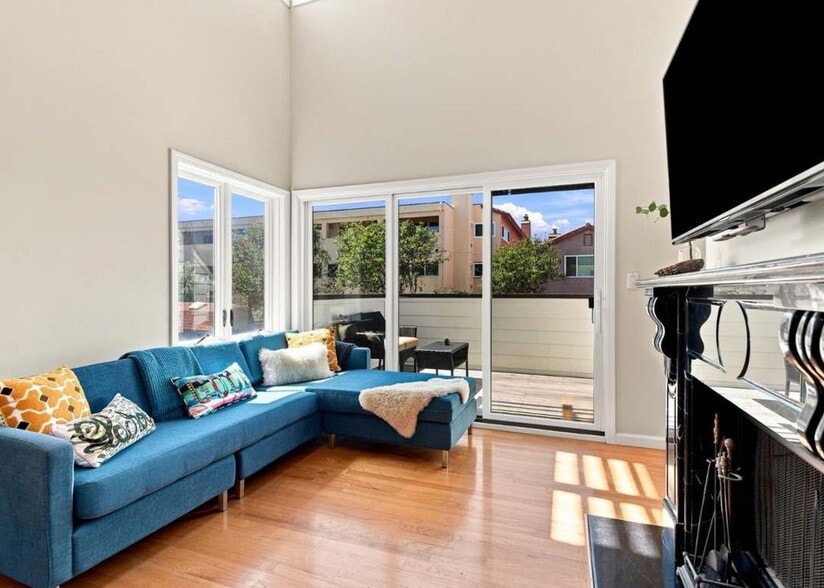 More Photos Of 2340 Palmetto Ave, Pacifica General Retail For Sale