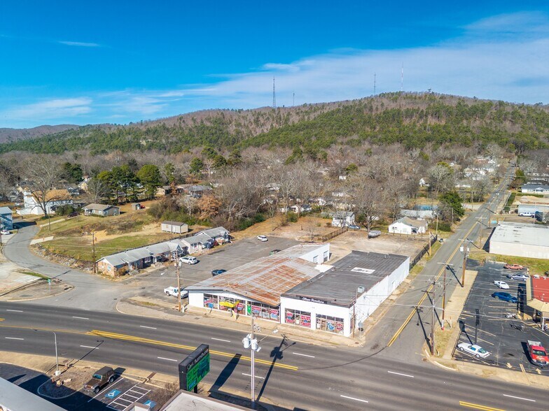 More Photos Of 606 Albert Pike Rd, Hot Springs National Park Freestanding For Sale