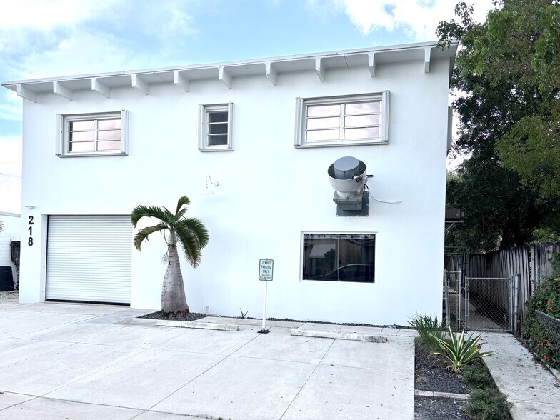 More Photos Of 218 S F St, Lake Worth Beach Warehouse For Sale